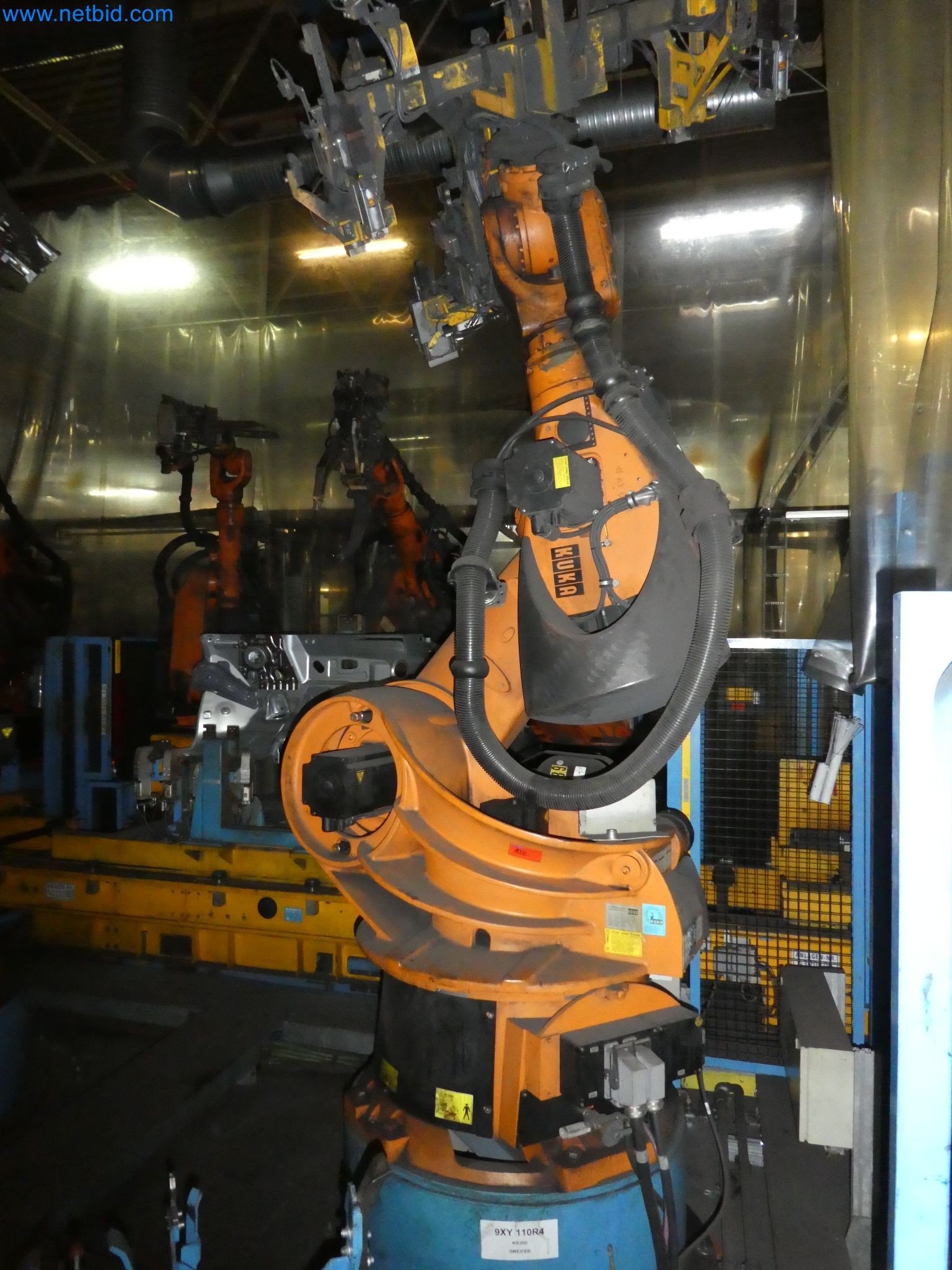Robots, welding equipment and assembly accessories from the automotive industry-9
