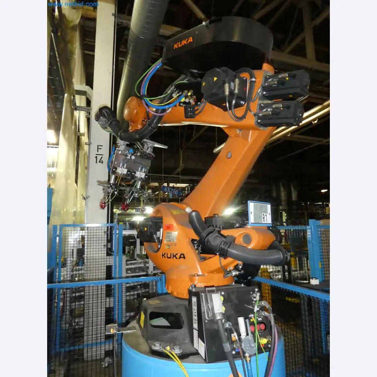 Robots, welding equipment and assembly accessories from the automotive industry-101