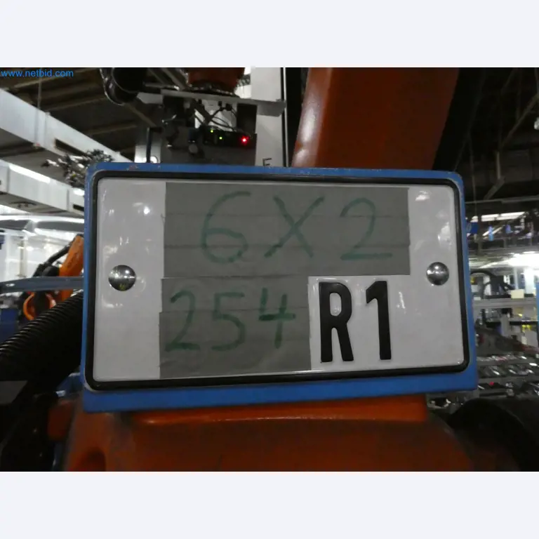 Robots, welding equipment and assembly accessories from the automotive industry-102