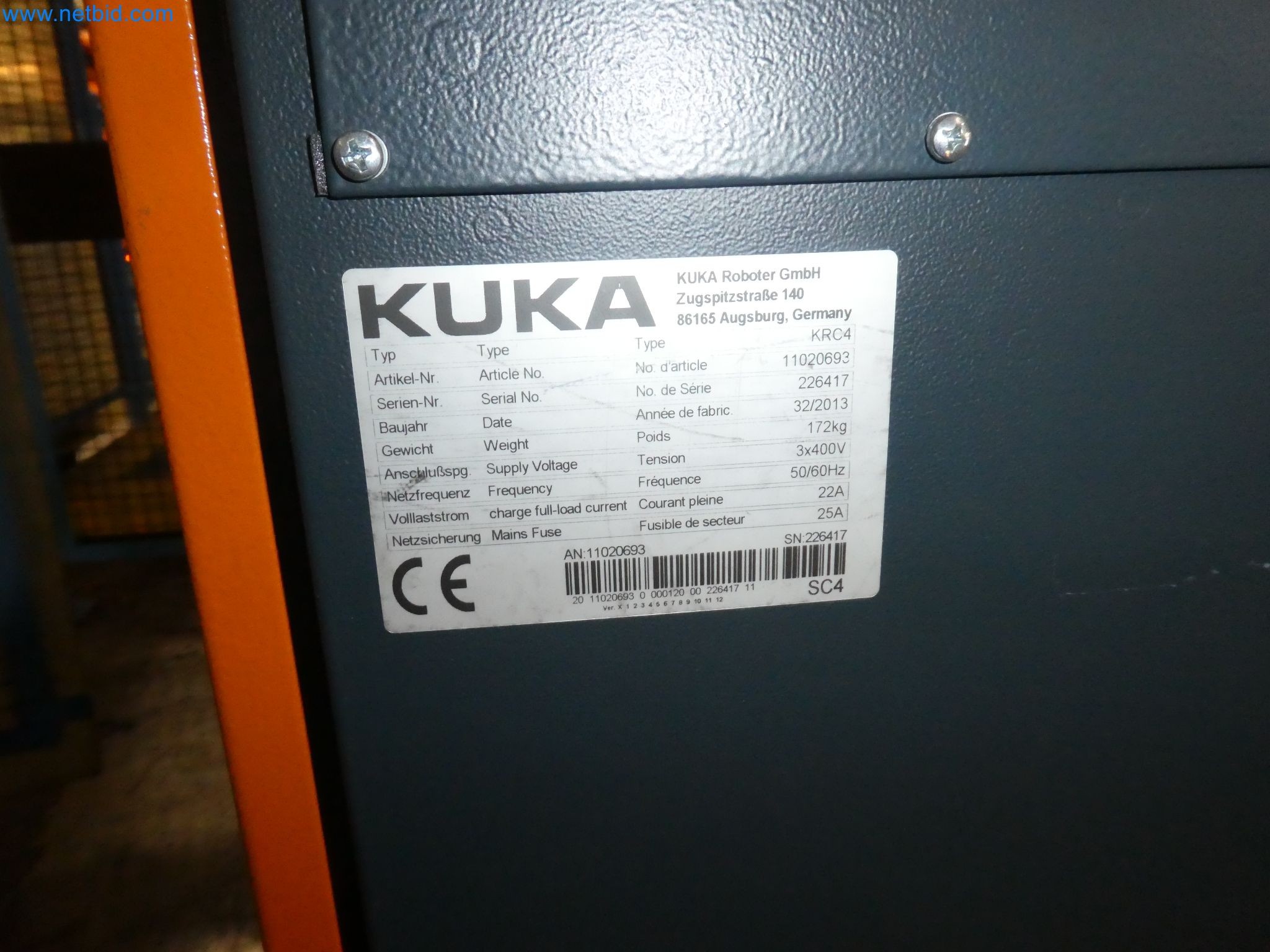 Robots, welding equipment and assembly accessories from the automotive industry-104