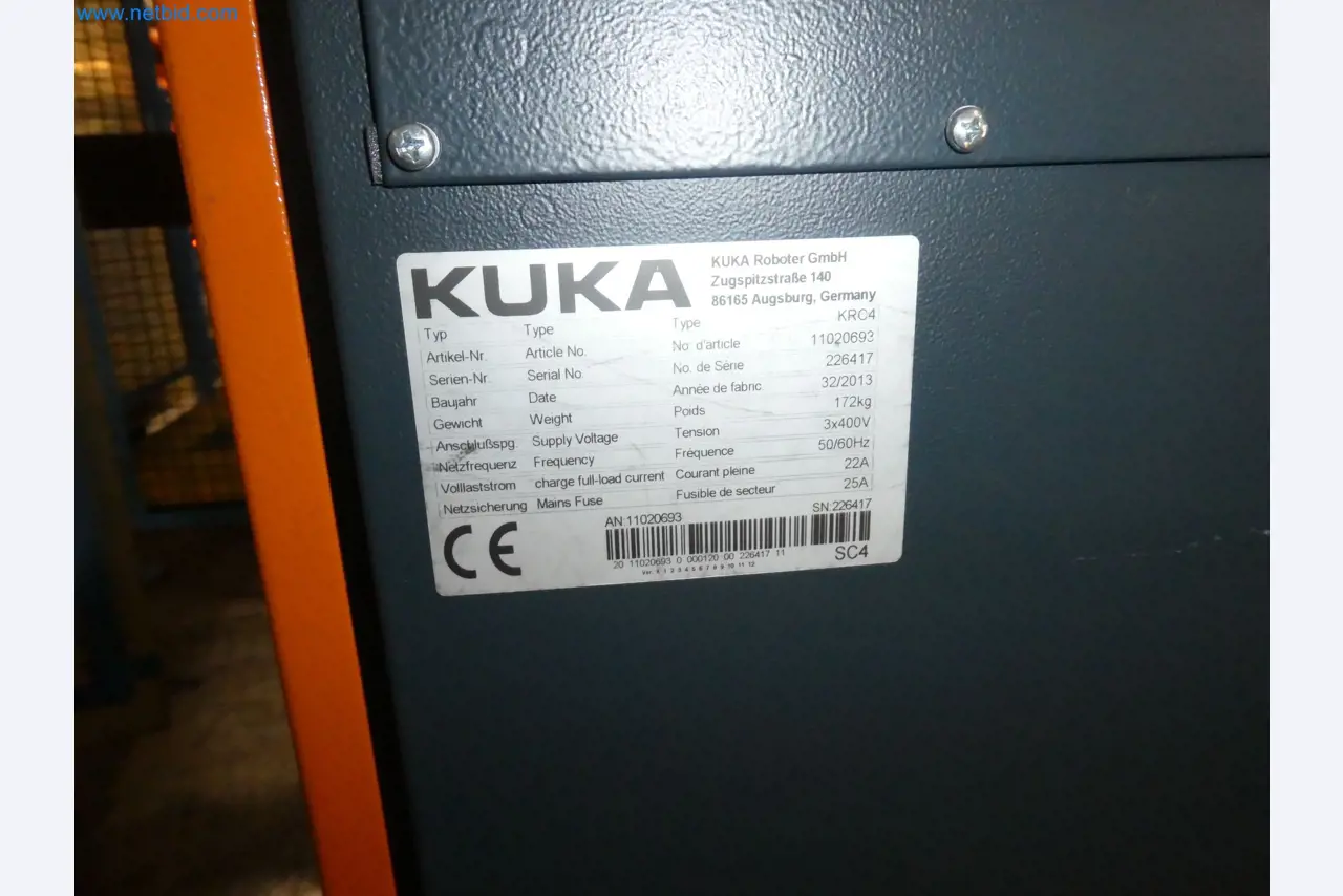 Robots, welding equipment and assembly accessories from the automotive industry-104