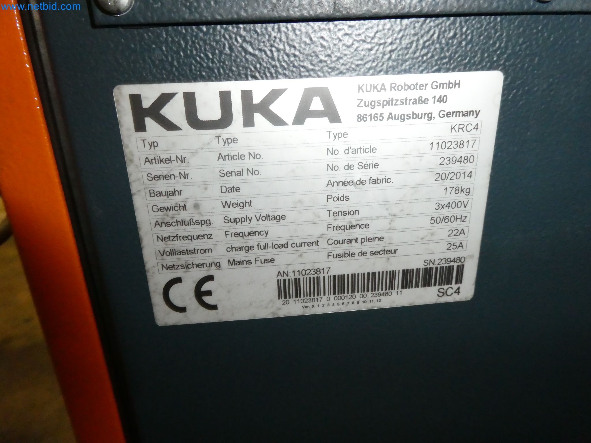 Robots, welding equipment and assembly accessories from the automotive industry-109