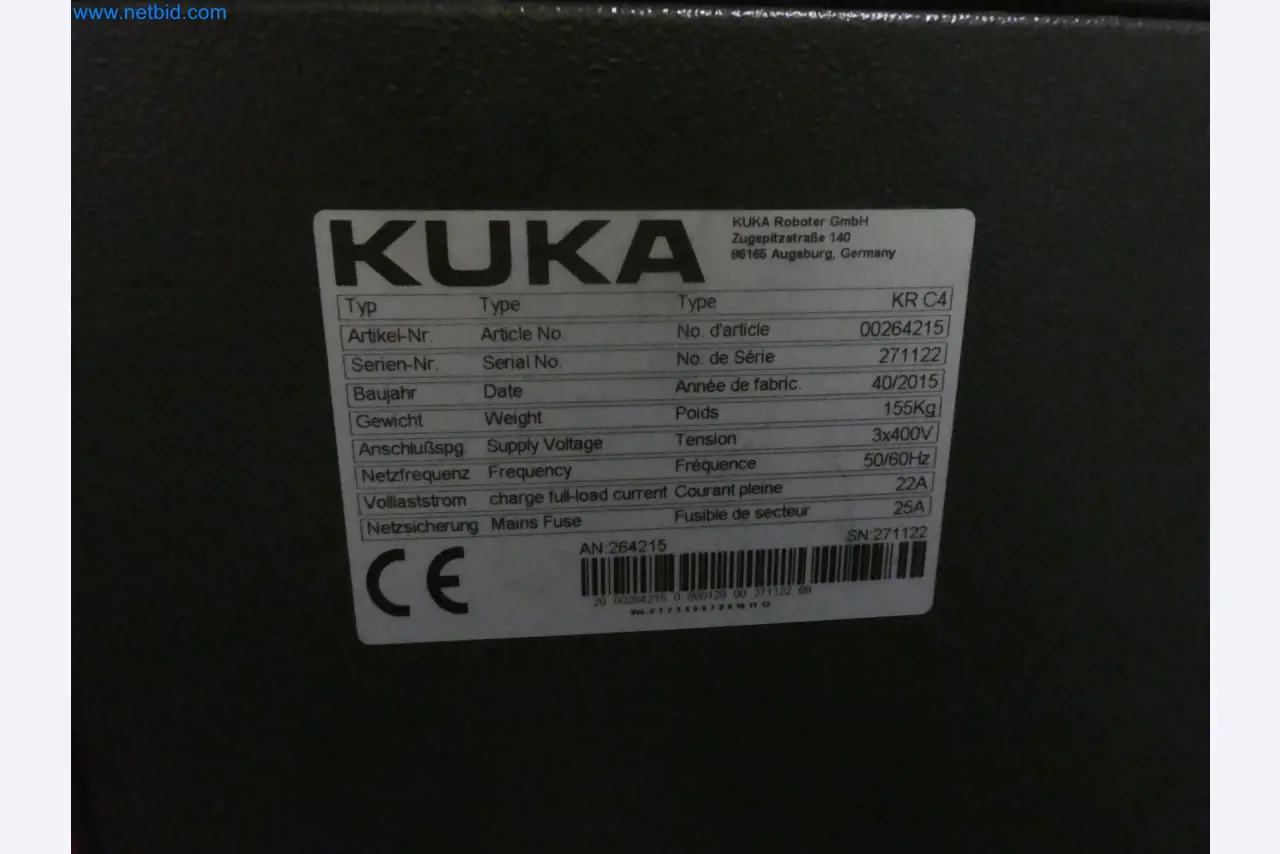 Robots, welding equipment and assembly accessories from the automotive industry-12