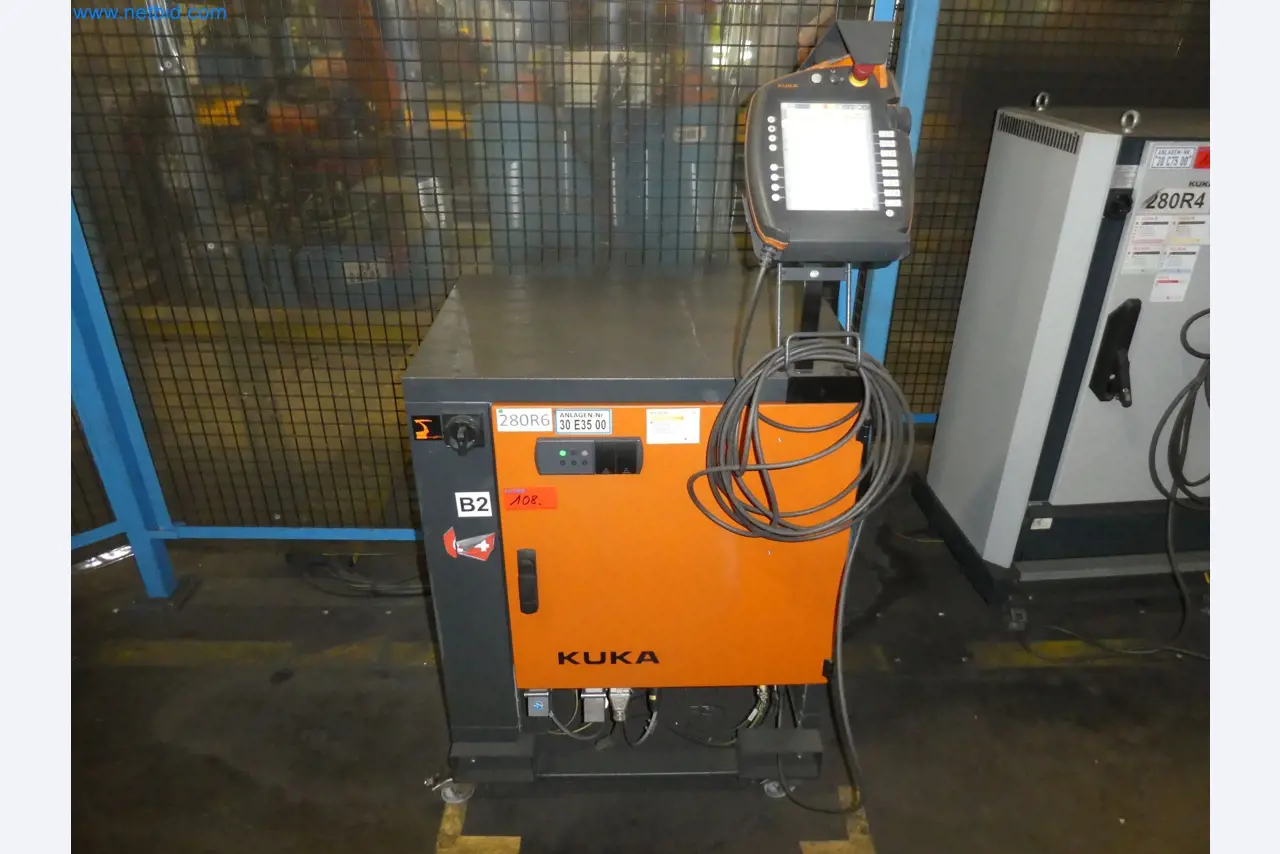 Robots, welding equipment and assembly accessories from the automotive industry-13