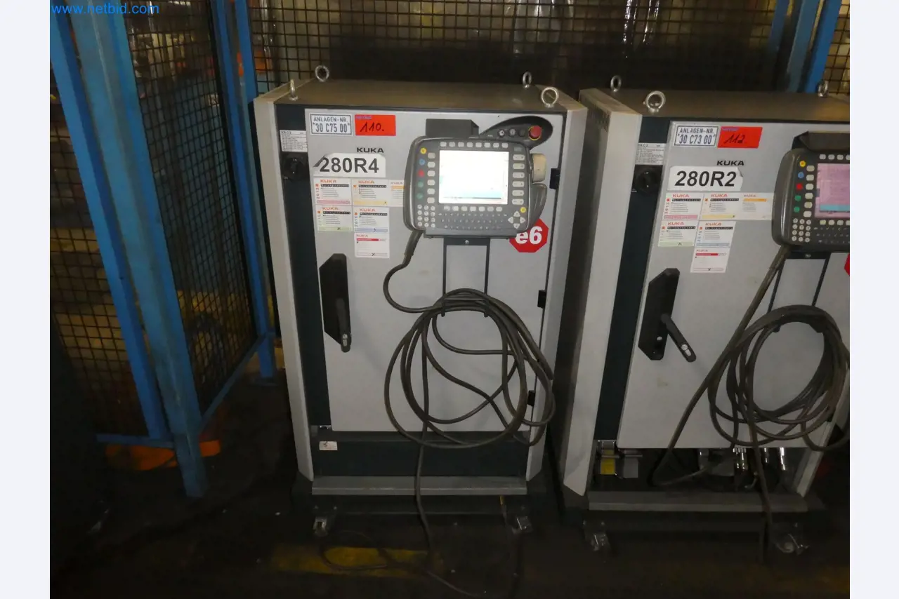 Robots, welding equipment and assembly accessories from the automotive industry-15