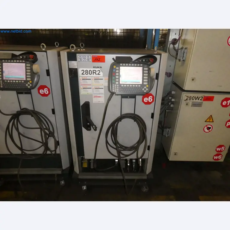 Robots, welding equipment and assembly accessories from the automotive industry-16