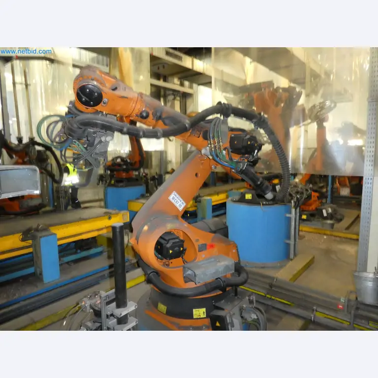 Robots, welding equipment and assembly accessories from the automotive industry-19