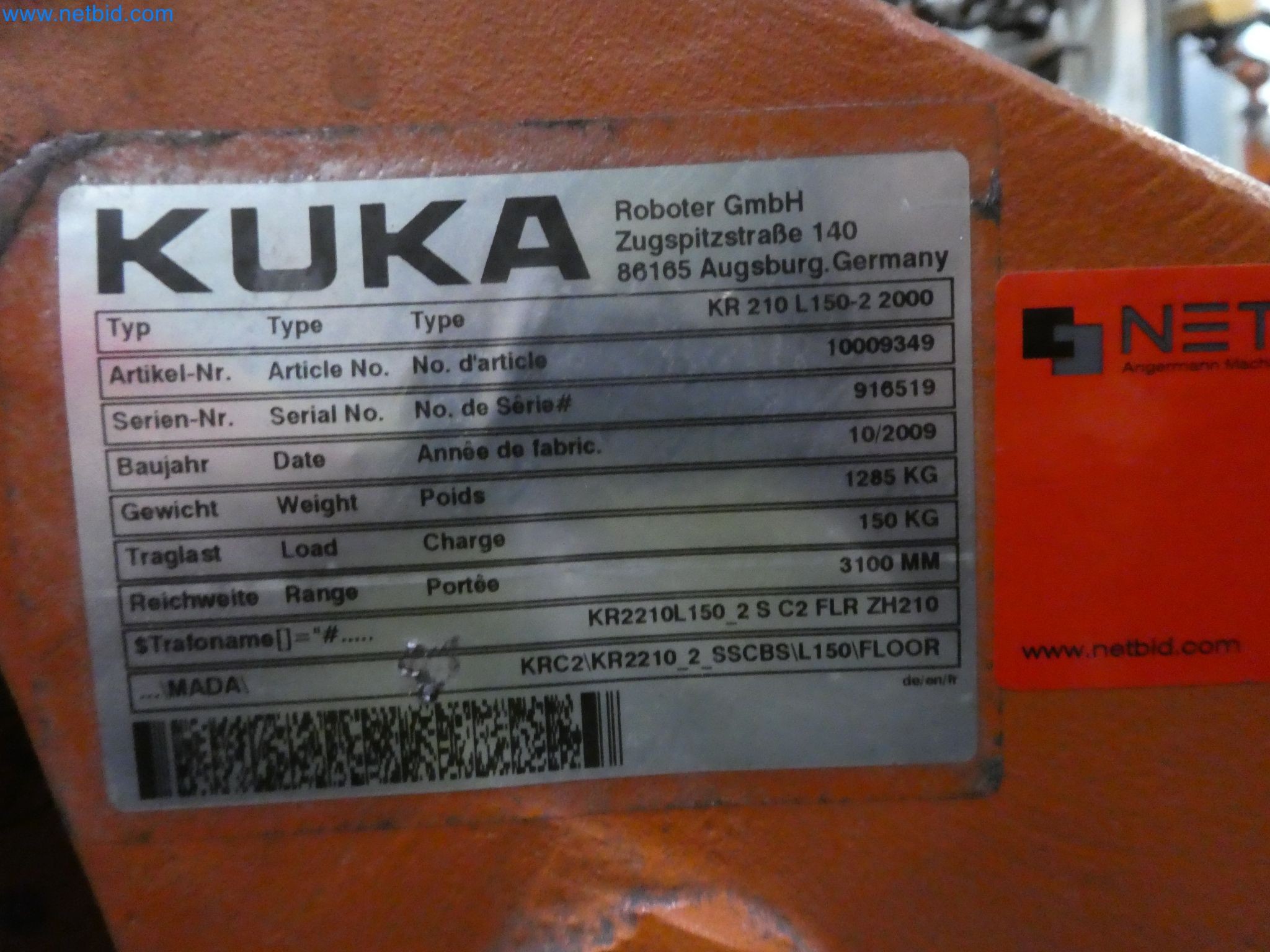 Robots, welding equipment and assembly accessories from the automotive industry-20