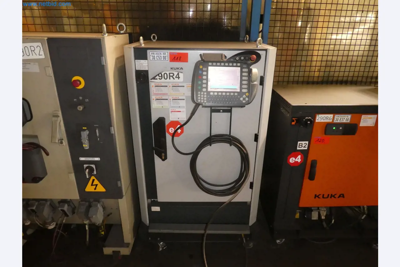 Robots, welding equipment and assembly accessories from the automotive industry-26