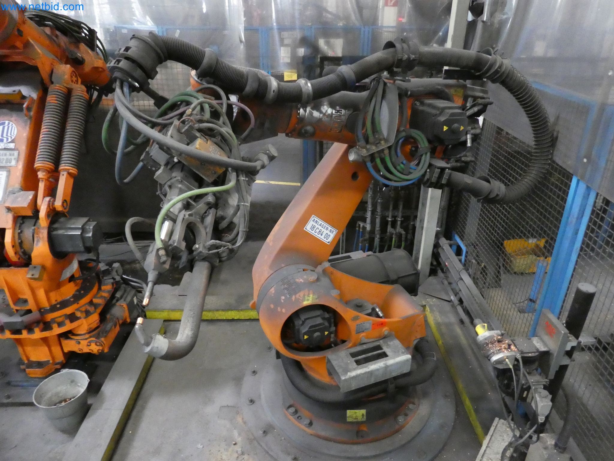 Robots, welding equipment and assembly accessories from the automotive industry-27