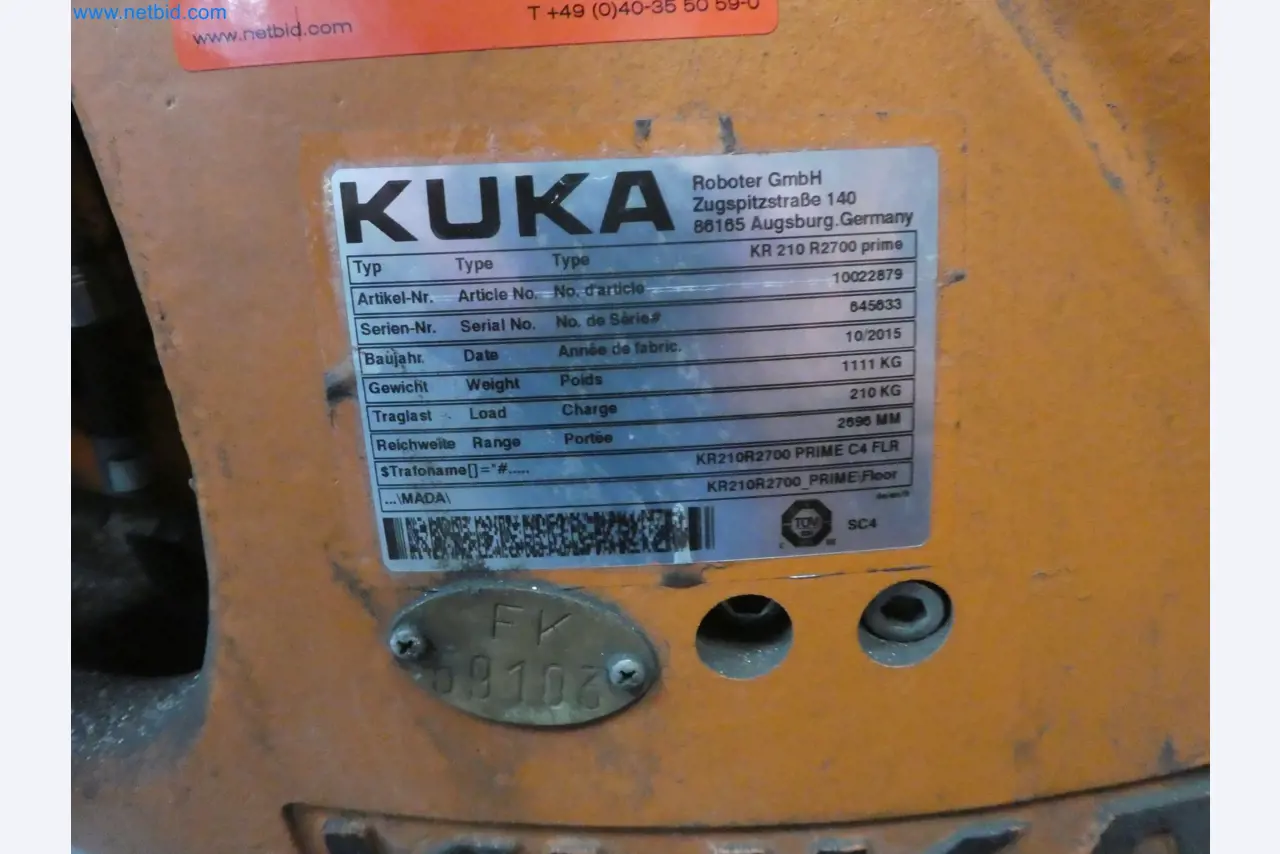 Robots, welding equipment and assembly accessories from the automotive industry-29