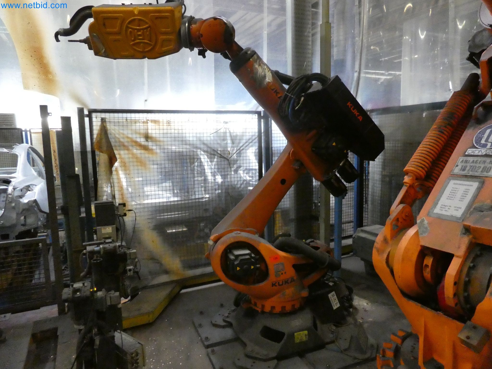 Robots, welding equipment and assembly accessories from the automotive industry-30