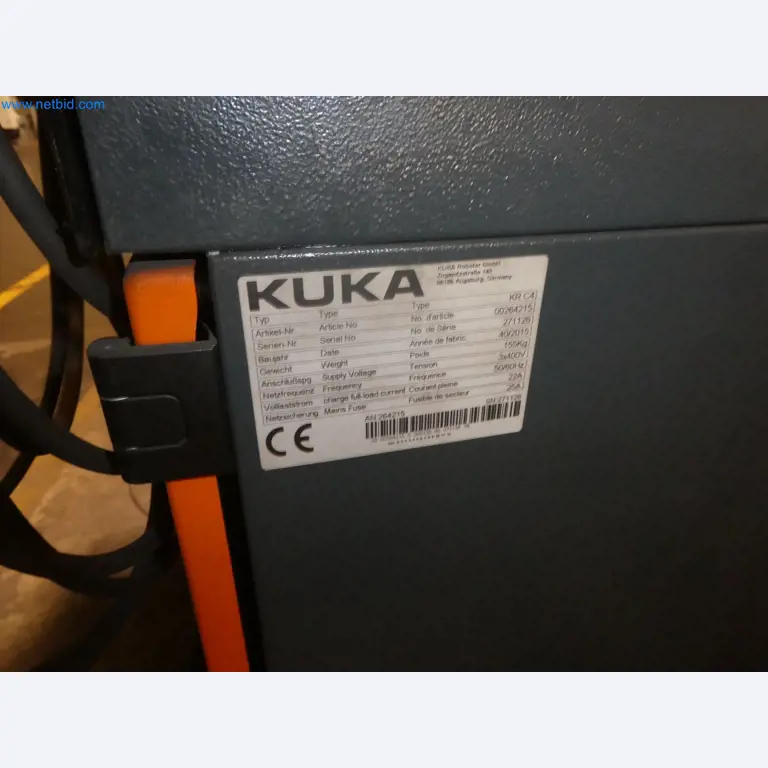 Robots, welding equipment and assembly accessories from the automotive industry-31