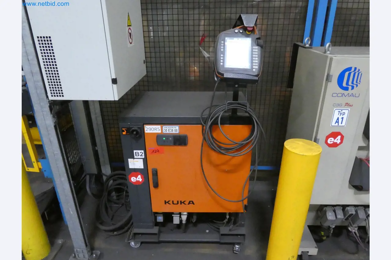 Robots, welding equipment and assembly accessories from the automotive industry-37