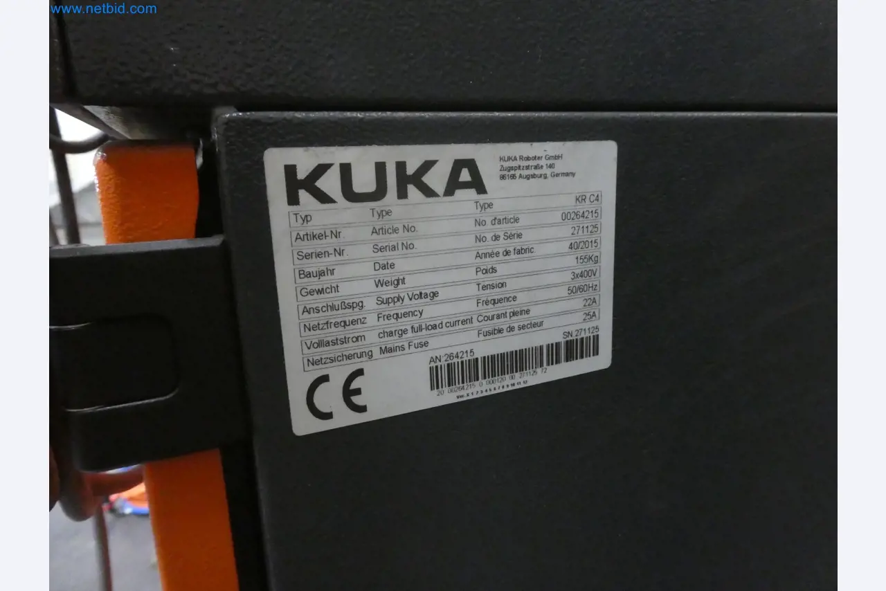 Robots, welding equipment and assembly accessories from the automotive industry-38