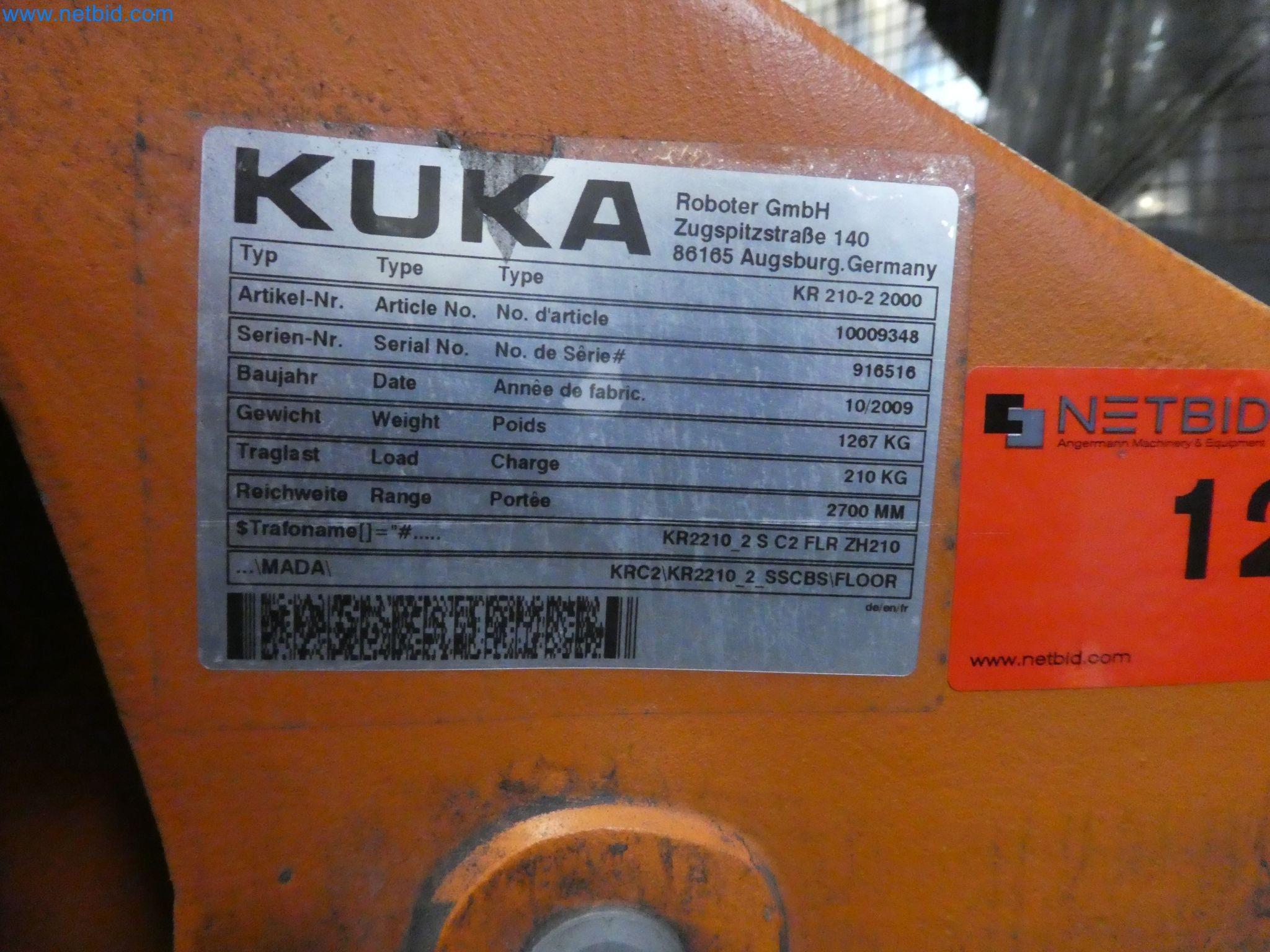 Robots, welding equipment and assembly accessories from the automotive industry-40