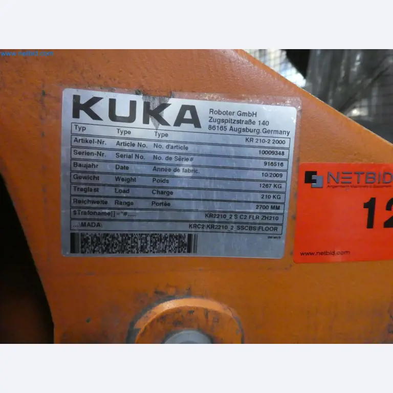 Robots, welding equipment and assembly accessories from the automotive industry-40