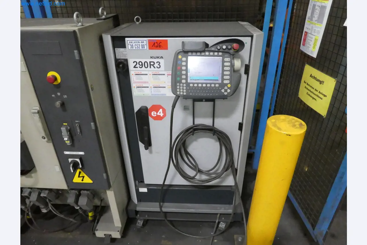 Robots, welding equipment and assembly accessories from the automotive industry-41