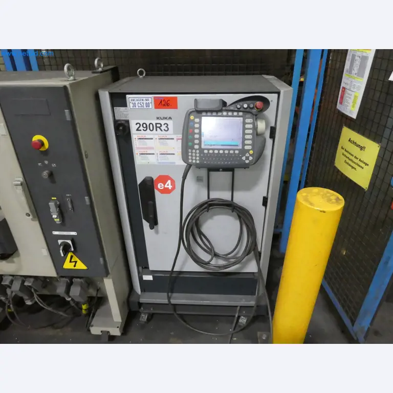 Robots, welding equipment and assembly accessories from the automotive industry-41