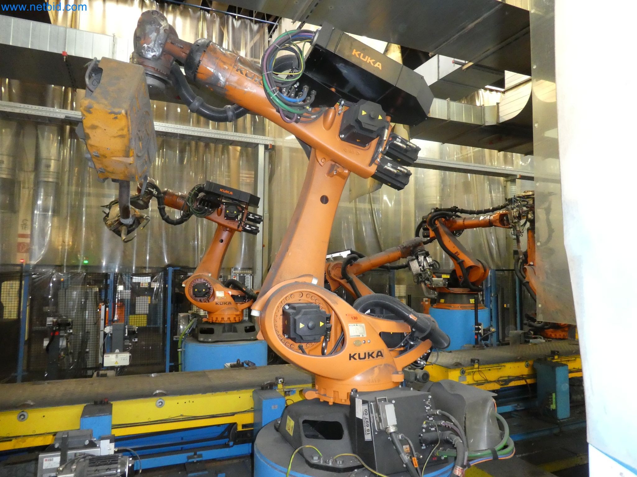Robots, welding equipment and assembly accessories from the automotive industry-42