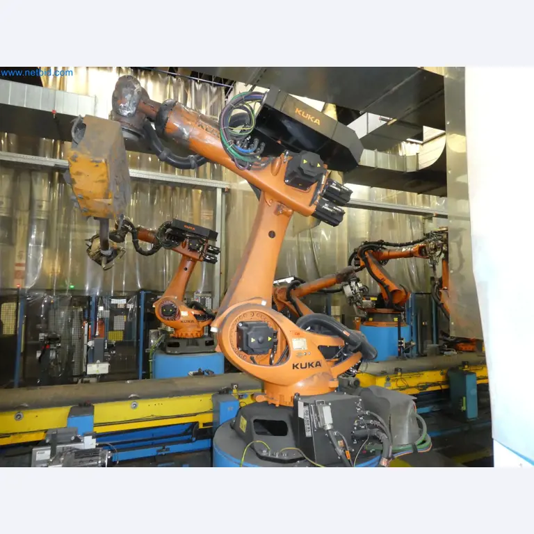 Robots, welding equipment and assembly accessories from the automotive industry-42