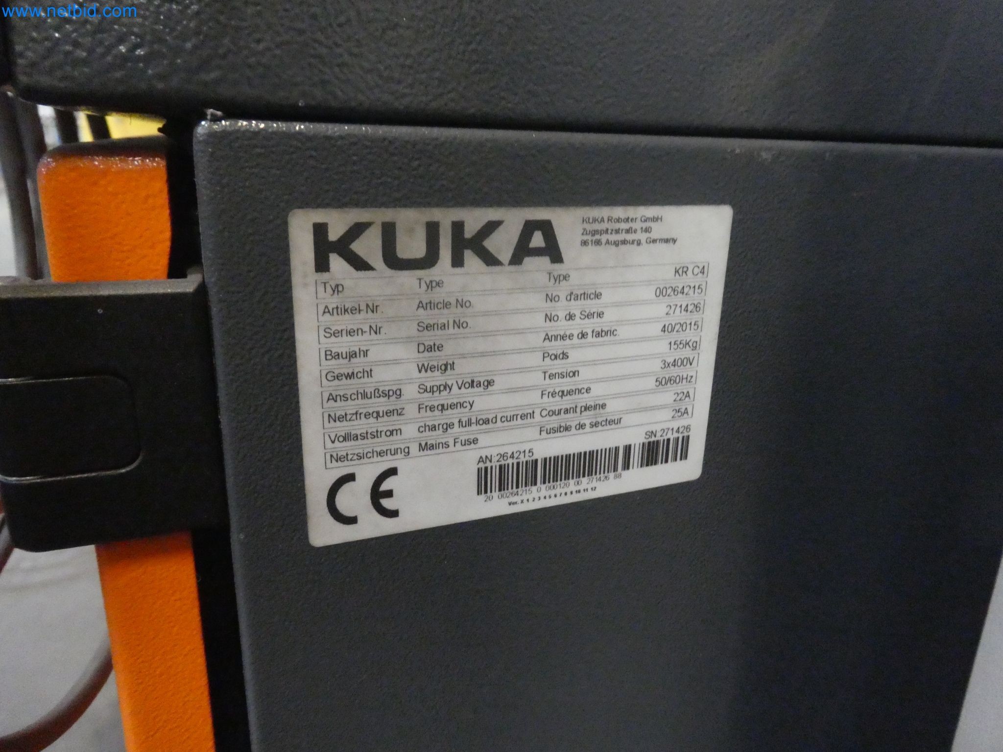 Robots, welding equipment and assembly accessories from the automotive industry-47