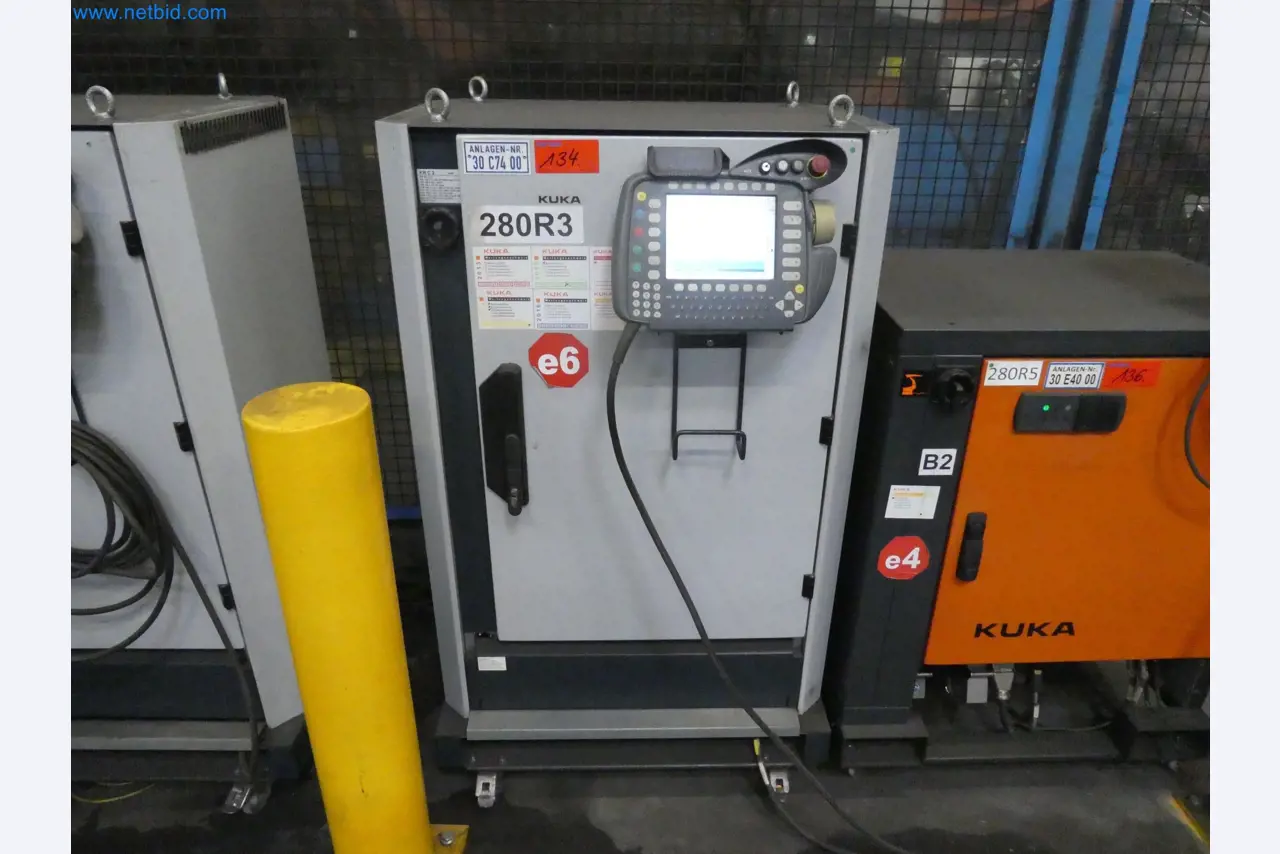 Robots, welding equipment and assembly accessories from the automotive industry-49