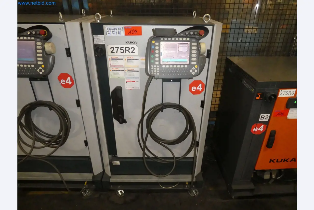 Robots, welding equipment and assembly accessories from the automotive industry-4