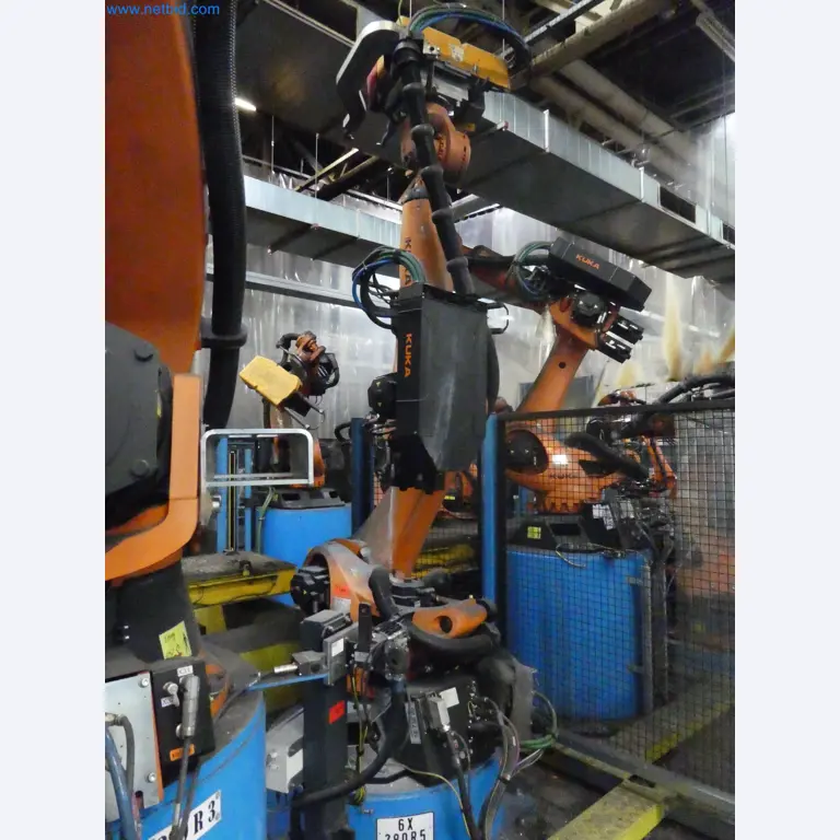 Robots, welding equipment and assembly accessories from the automotive industry-58