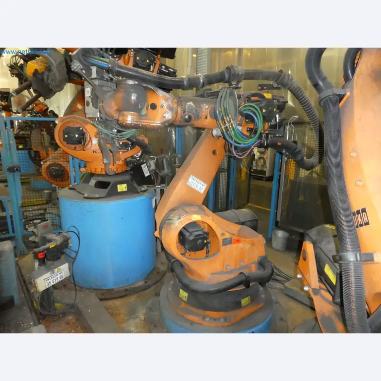 Robots, welding equipment and assembly accessories from the automotive industry-5