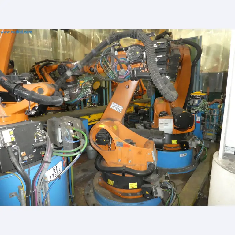 Robots, welding equipment and assembly accessories from the automotive industry-60