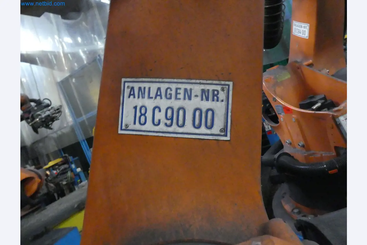 Robots, welding equipment and assembly accessories from the automotive industry-61