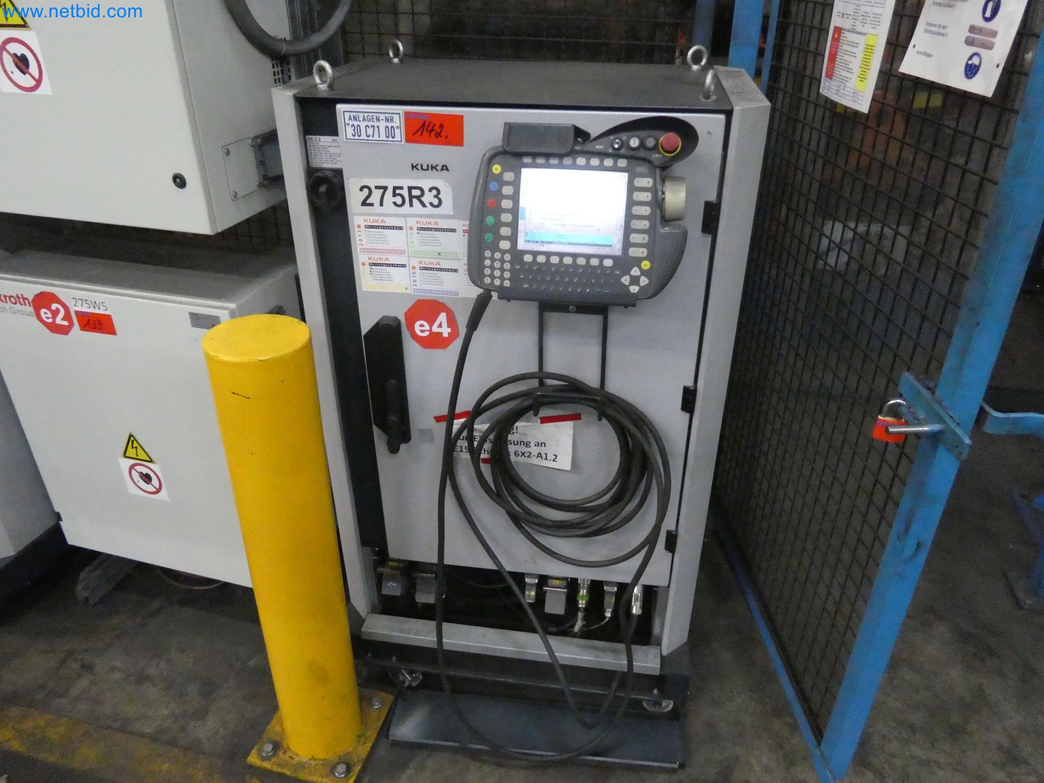 Robots, welding equipment and assembly accessories from the automotive industry-64