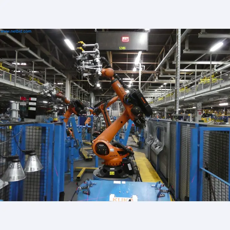 Robots, welding equipment and assembly accessories from the automotive industry-67