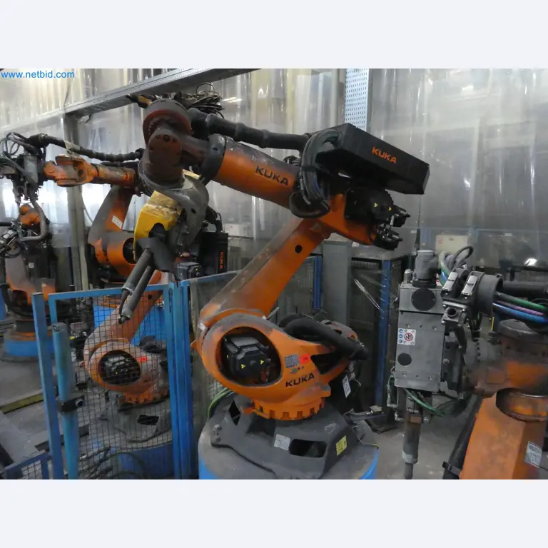 Robots, welding equipment and assembly accessories from the automotive industry-6