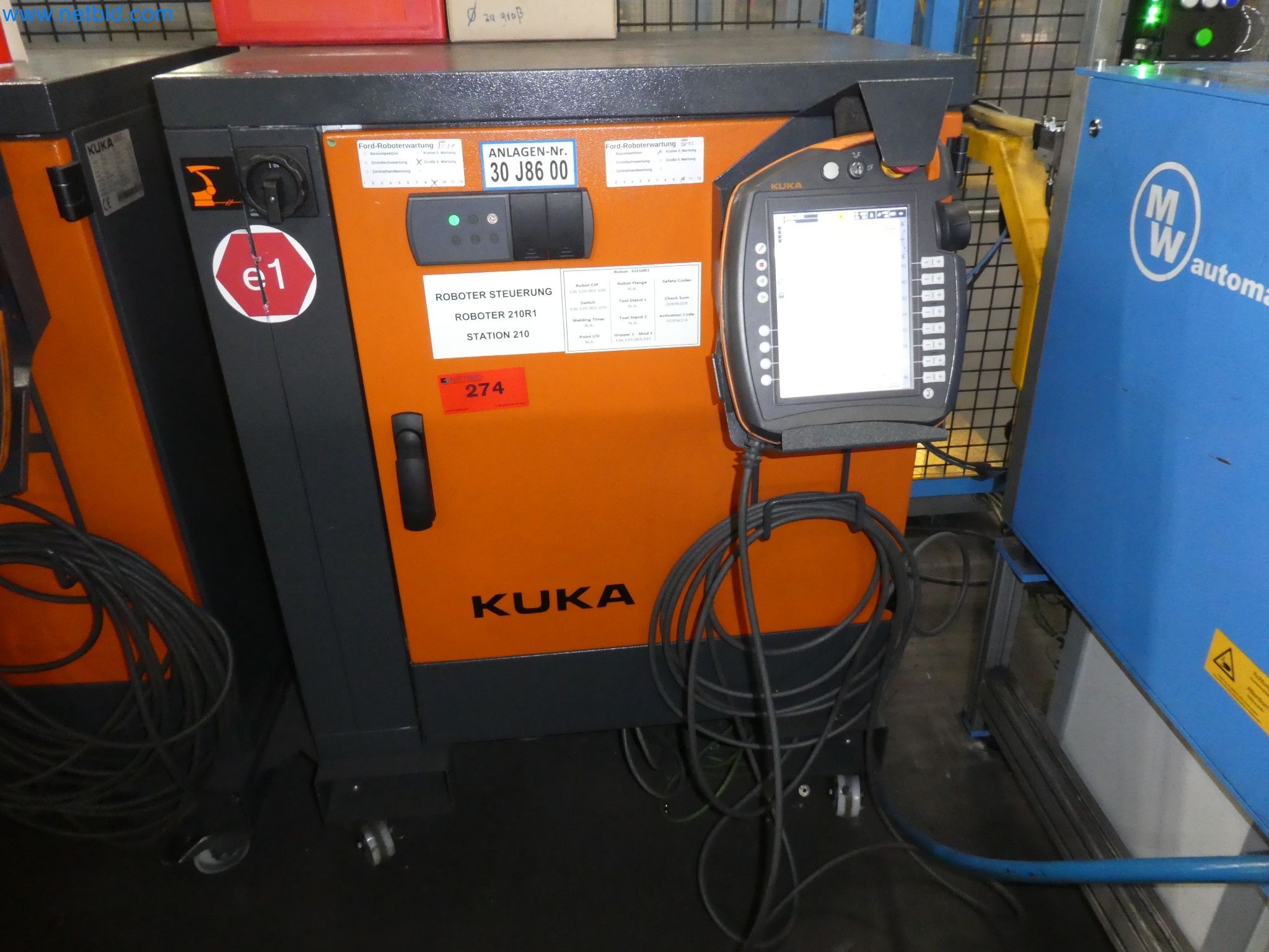 Robots, welding equipment and assembly accessories from the automotive industry-70