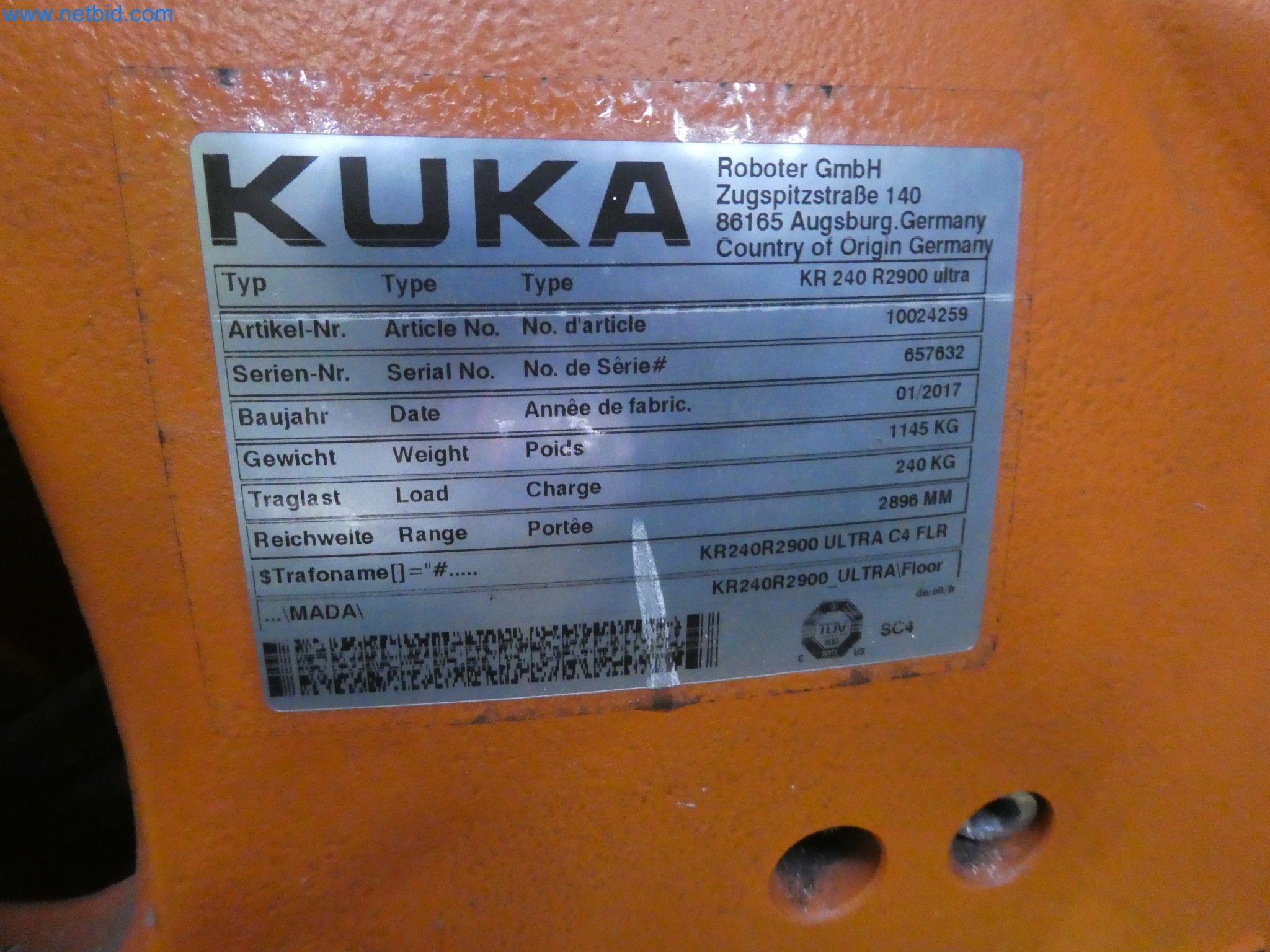 Robots, welding equipment and assembly accessories from the automotive industry-71