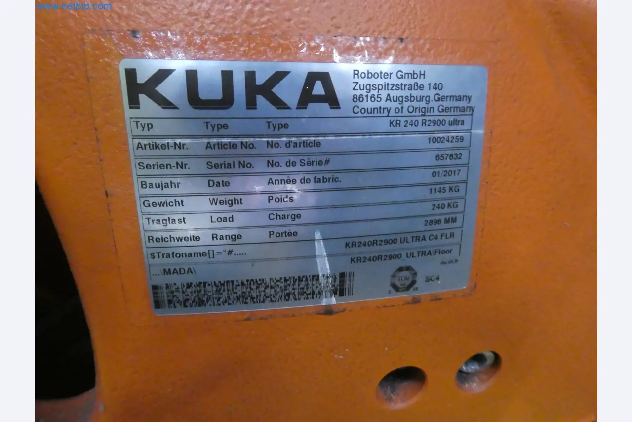 Robots, welding equipment and assembly accessories from the automotive industry-71