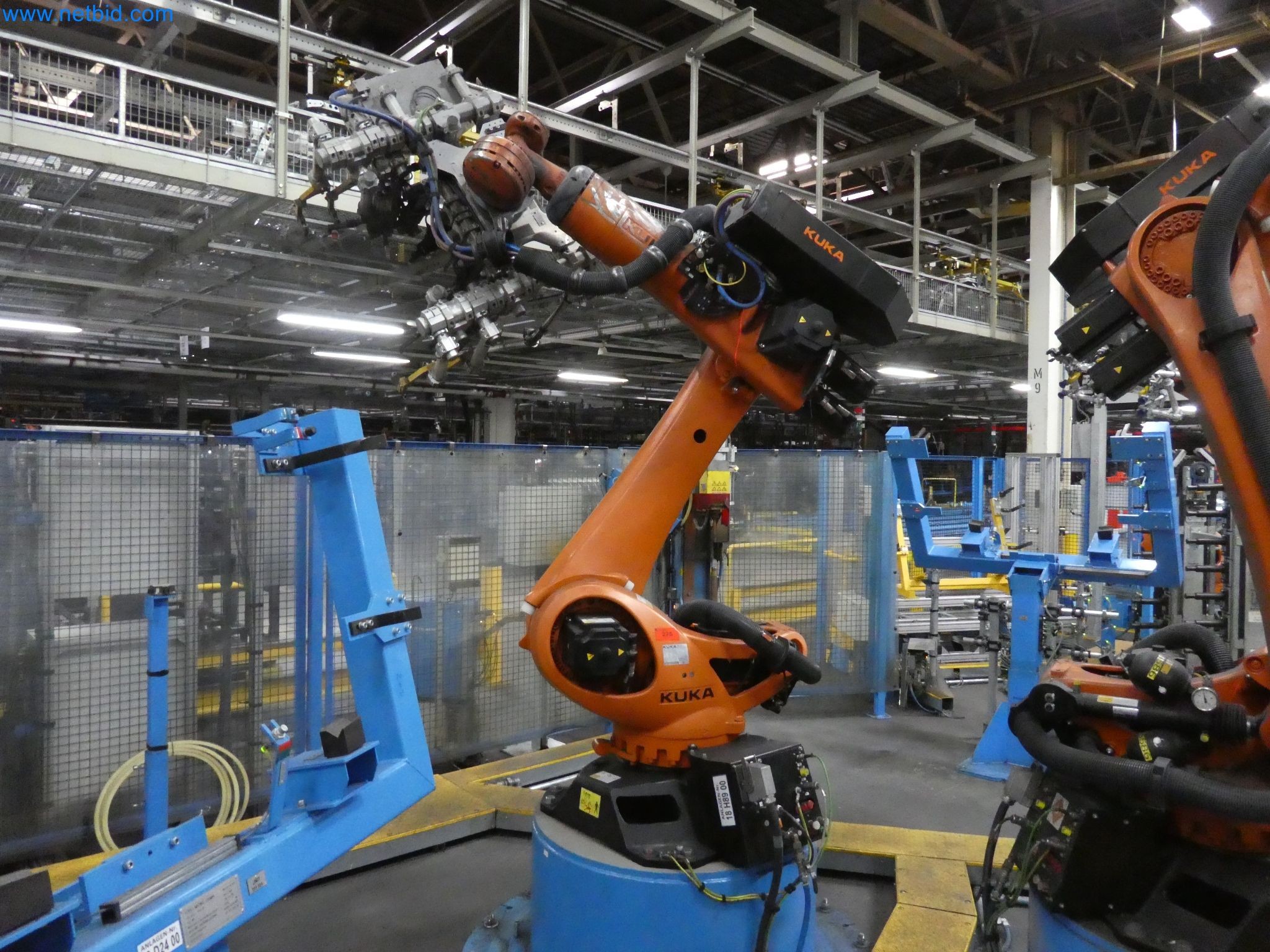 Robots, welding equipment and assembly accessories from the automotive industry-72