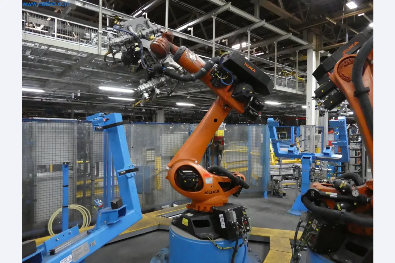 Robots, welding equipment and assembly accessories from the automotive industry-72
