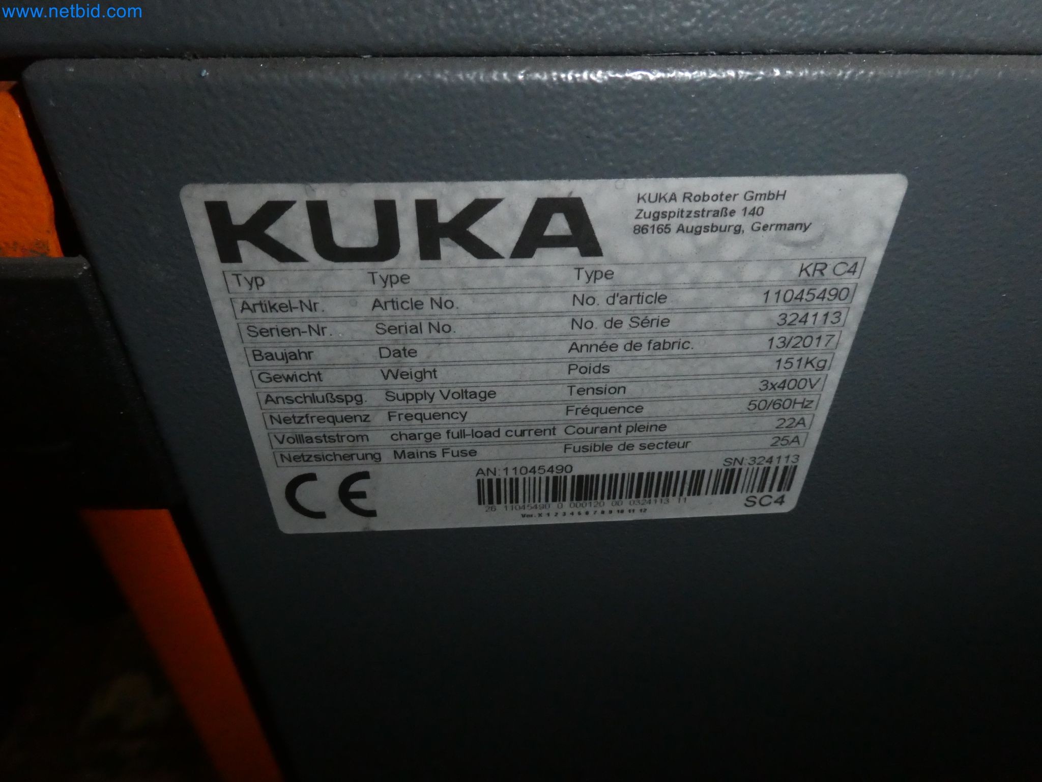 Robots, welding equipment and assembly accessories from the automotive industry-76