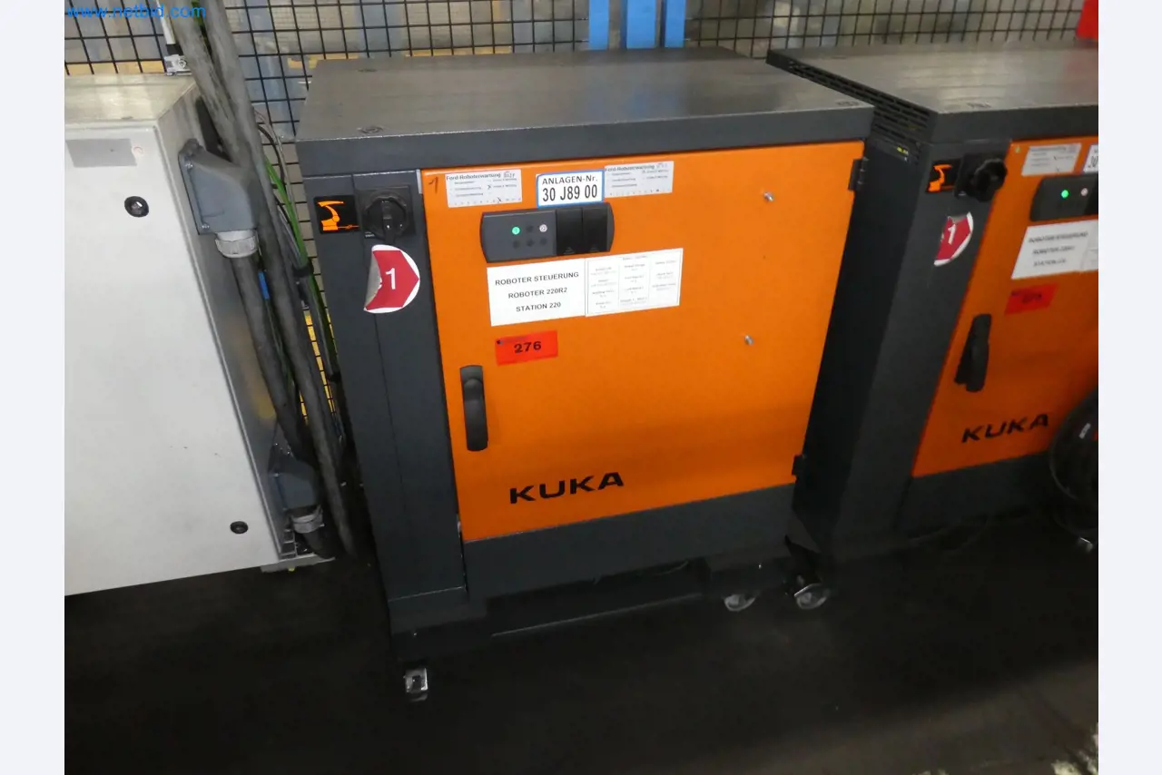 Robots, welding equipment and assembly accessories from the automotive industry-78