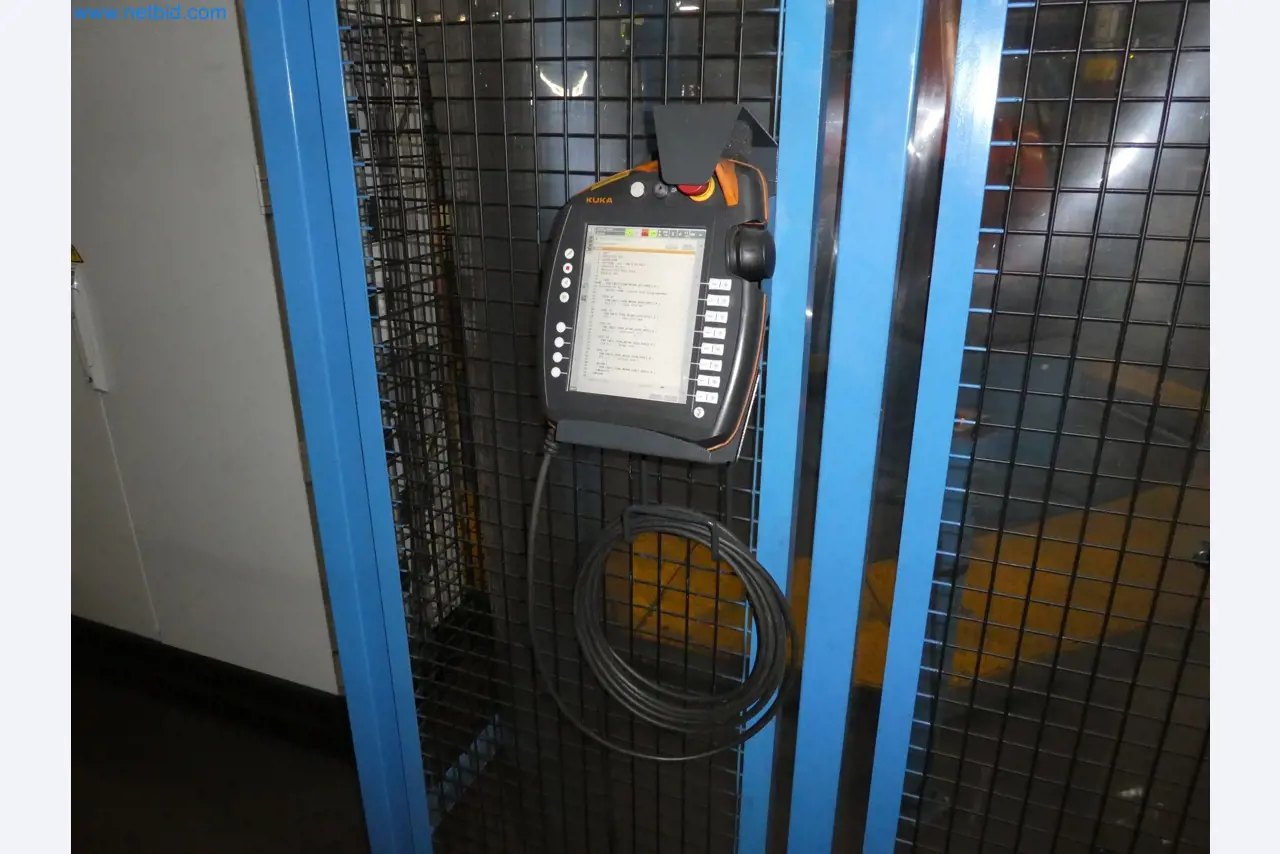 Robots, welding equipment and assembly accessories from the automotive industry-80