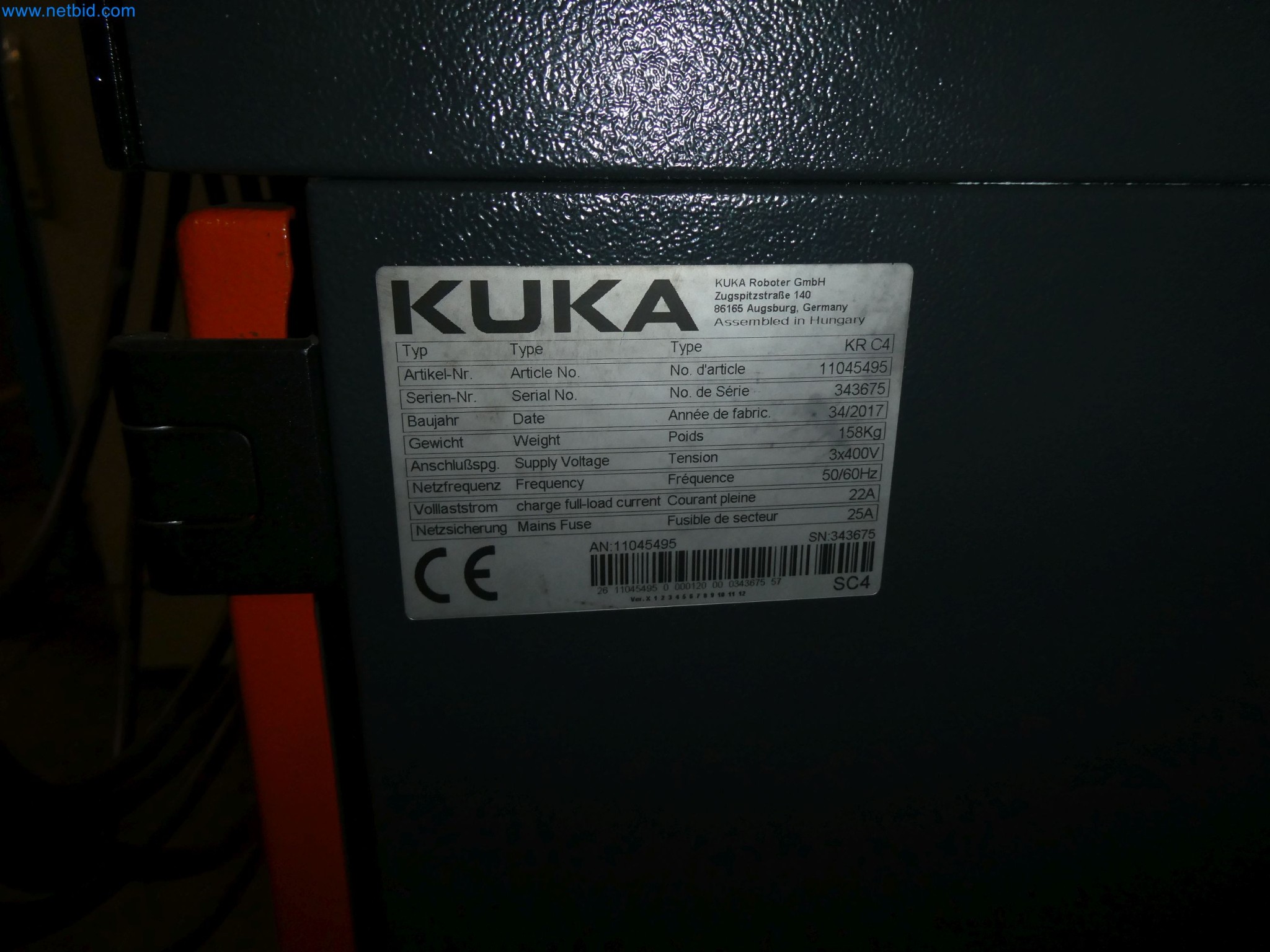 Robots, welding equipment and assembly accessories from the automotive industry-81