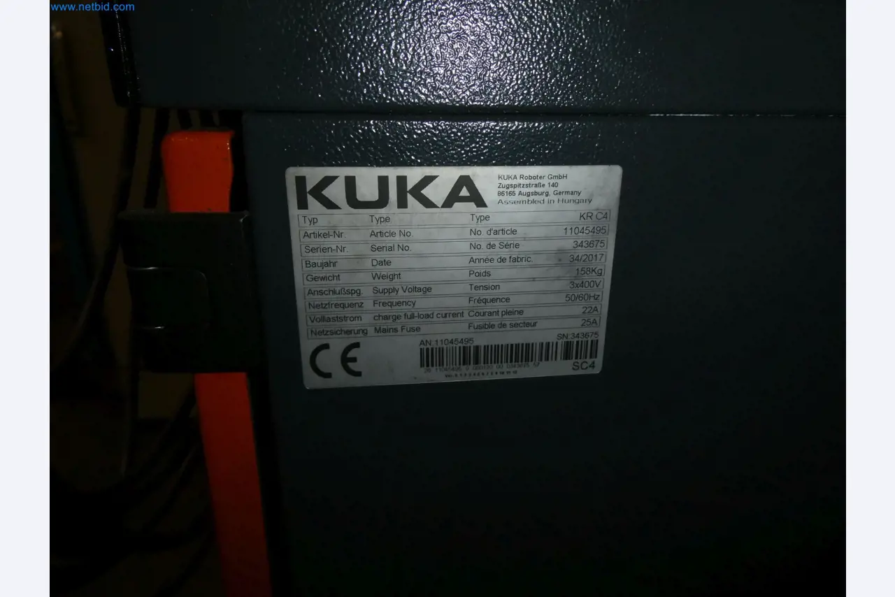 Robots, welding equipment and assembly accessories from the automotive industry-81