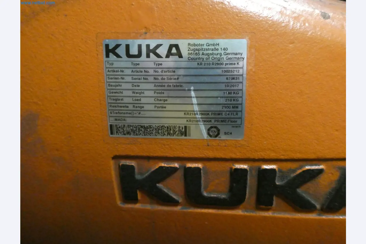 Robots, welding equipment and assembly accessories from the automotive industry-82