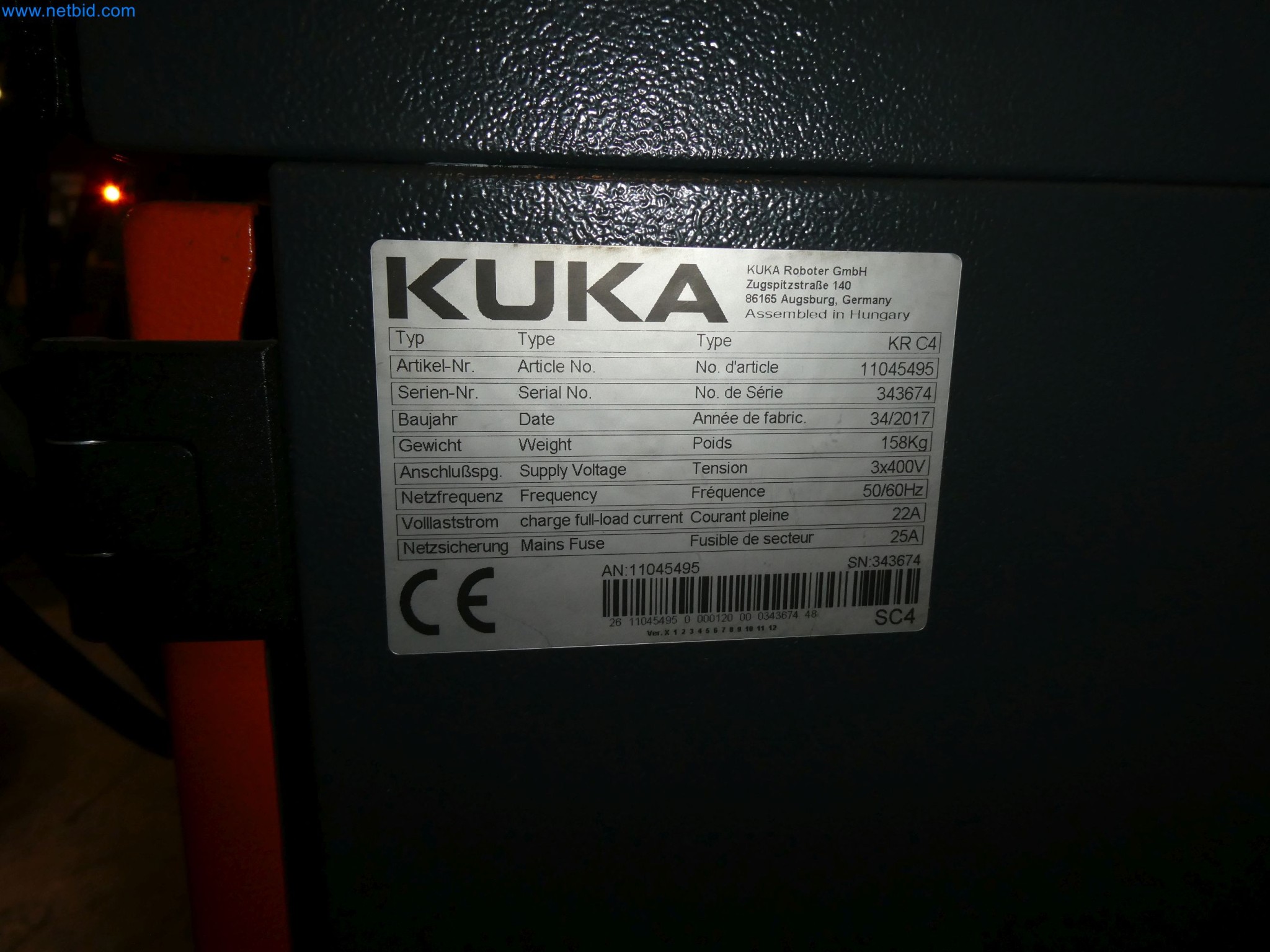 Robots, welding equipment and assembly accessories from the automotive industry-86