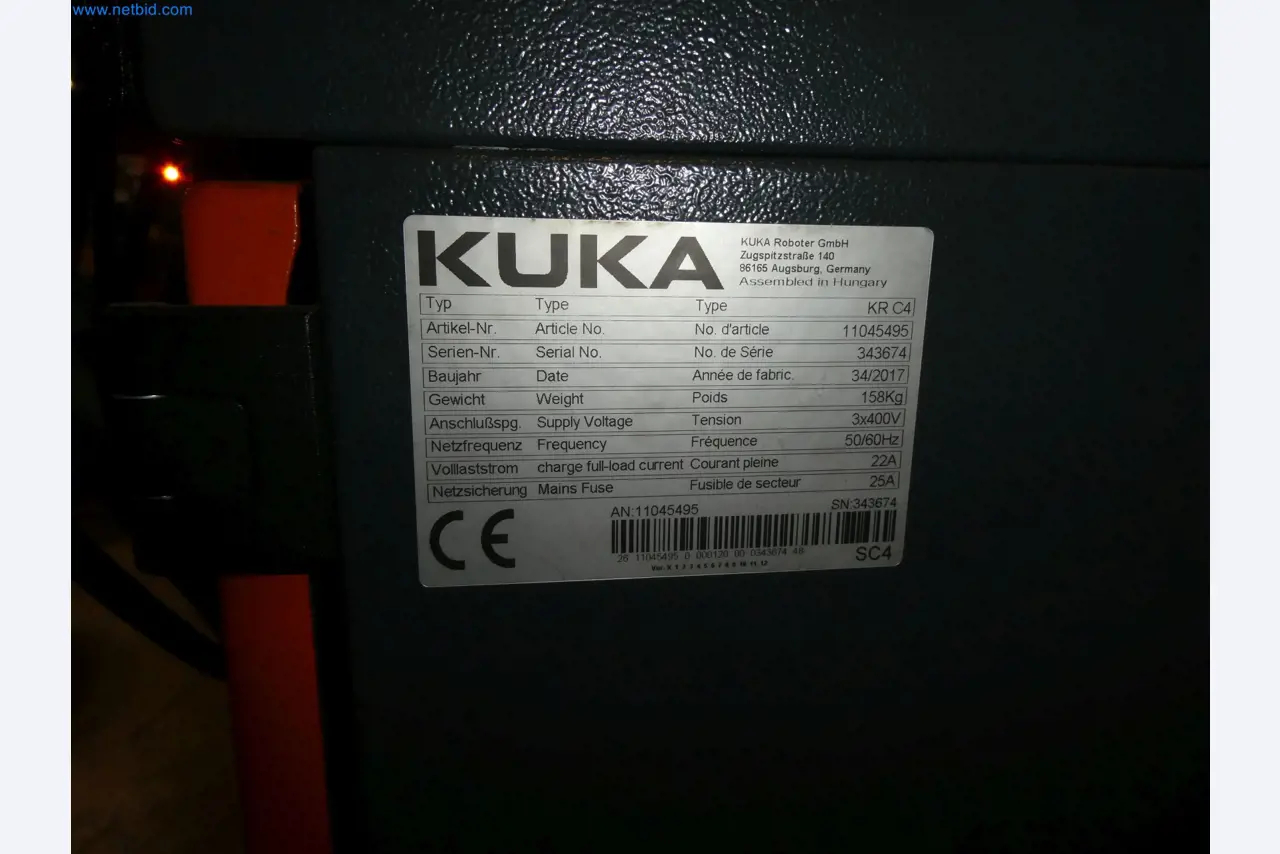 Robots, welding equipment and assembly accessories from the automotive industry-86