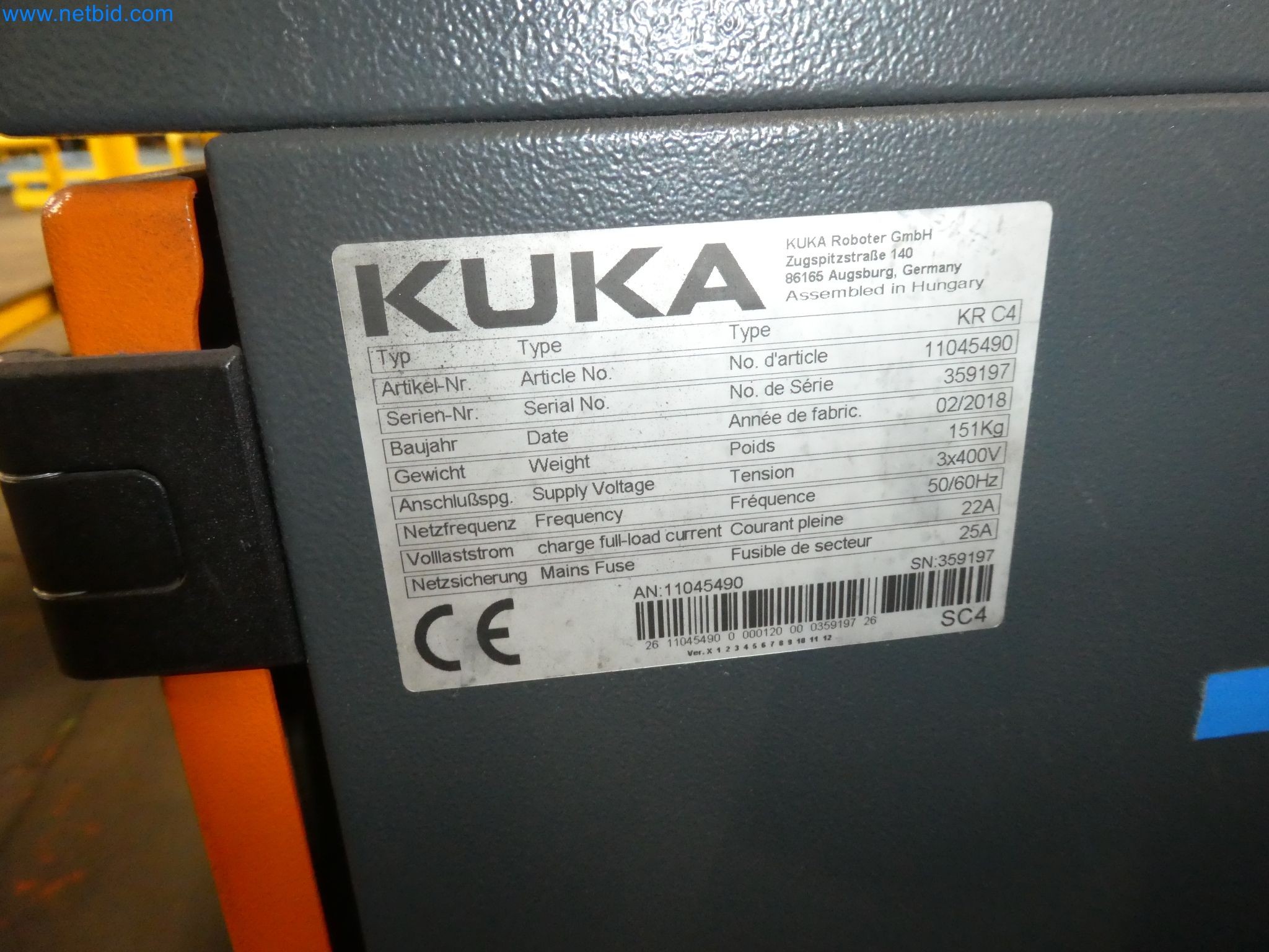 Robots, welding equipment and assembly accessories from the automotive industry-88