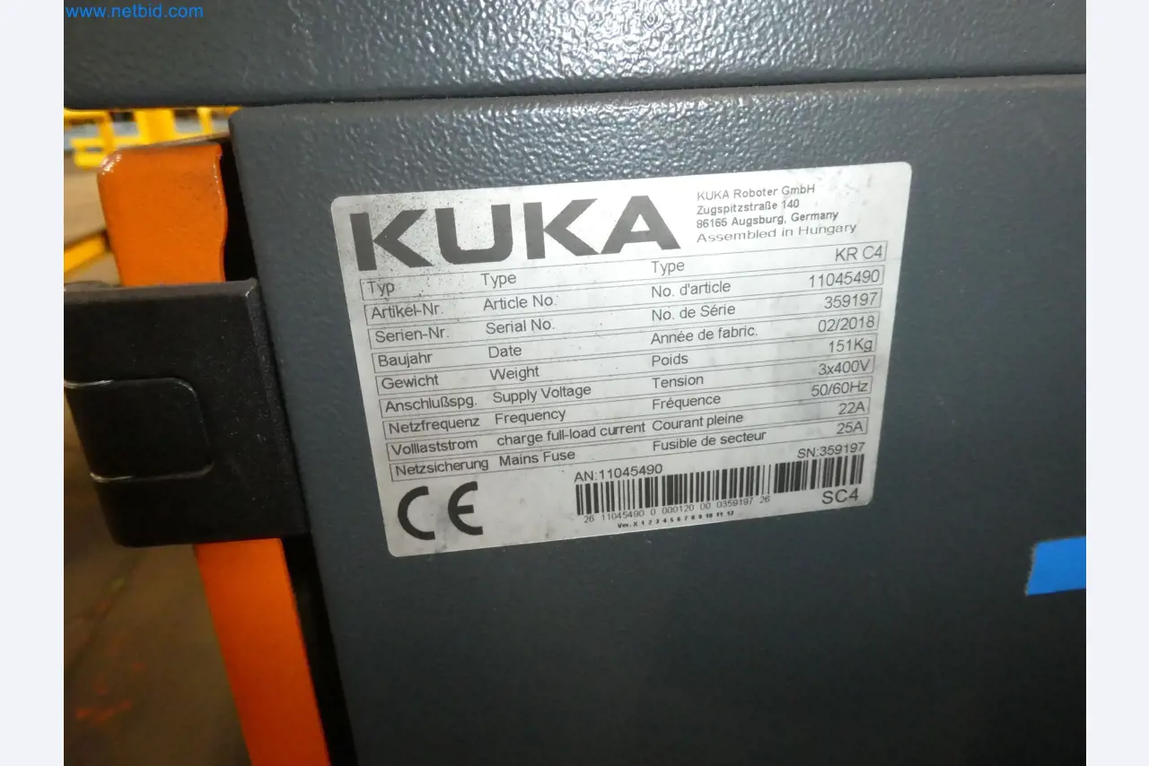 Robots, welding equipment and assembly accessories from the automotive industry-88